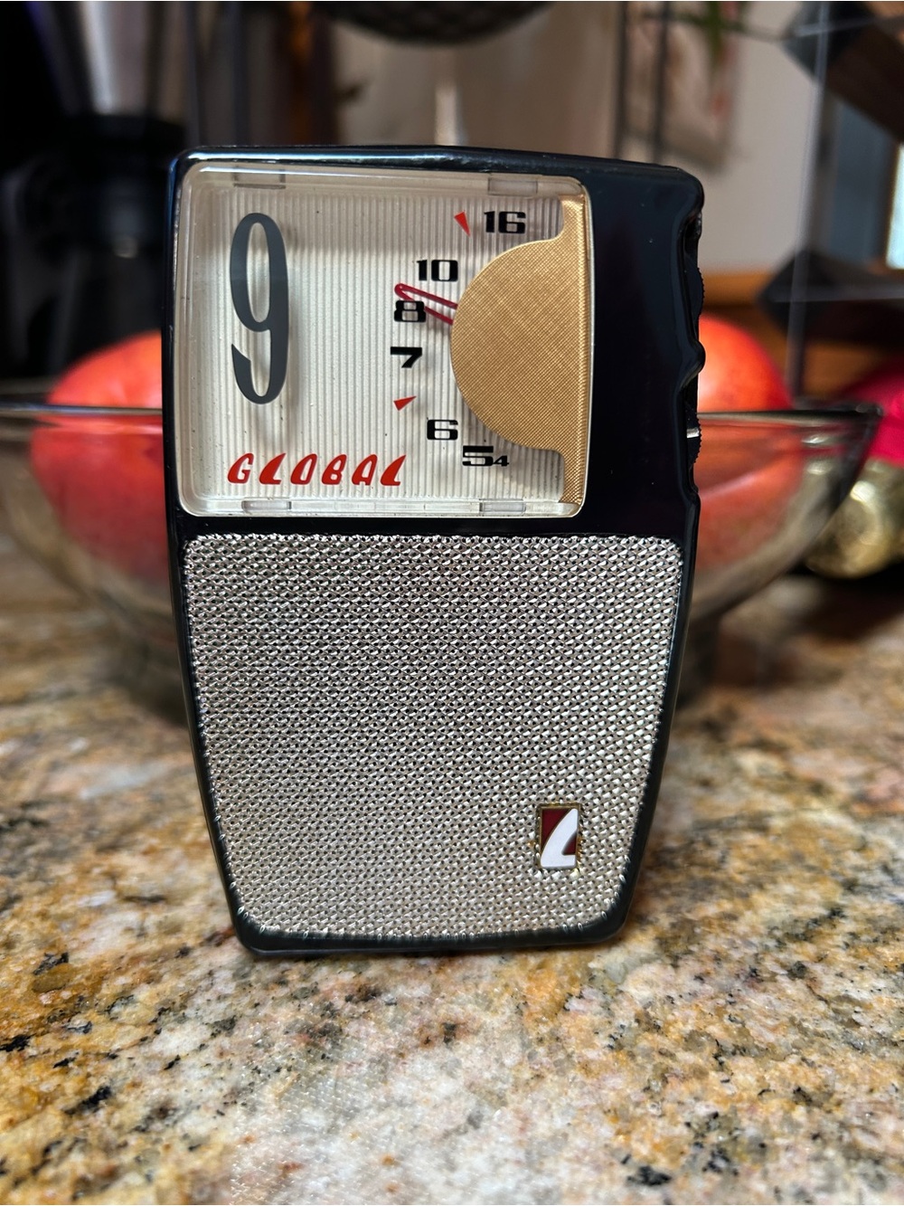 GLOBAL Transistor AM Radio GR-800 Made in Japan WORKING w/Original Case